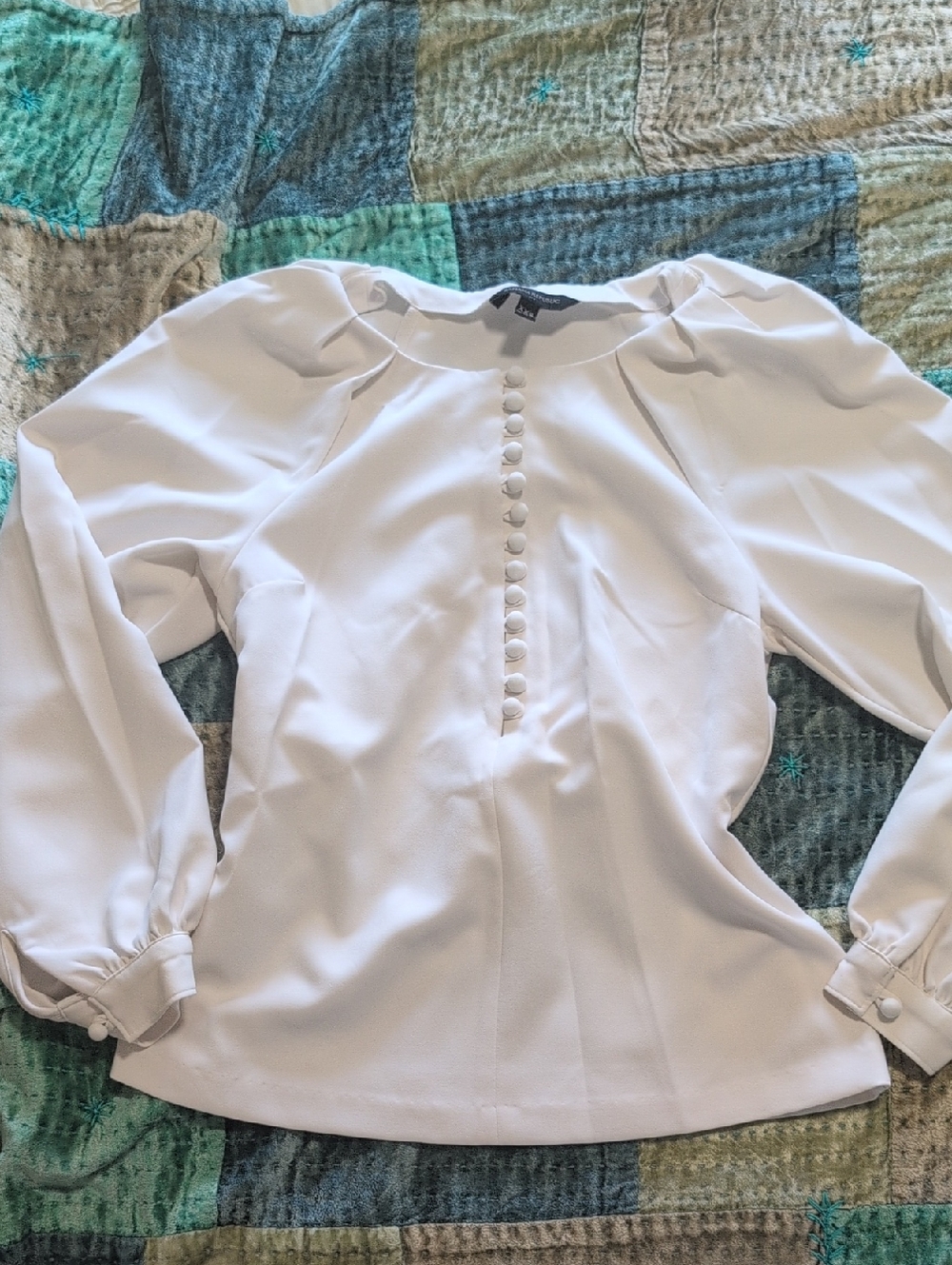 Banana Republic White Long-Sleeve Button-Front Blouse